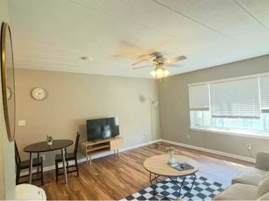 Main picture of 12 W 22nd St