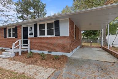 Main picture of 124 Kitt Dr