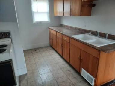 Main picture of 1533 Indiana Ave
