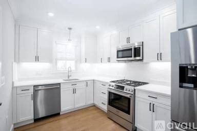 Main picture of 14 Atkins St