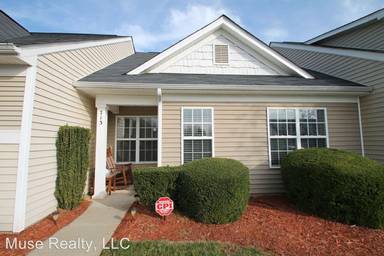Main picture of 713 Waterfall Way