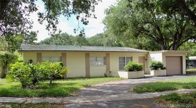 Main picture of 5712 Monroe St