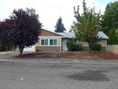 Main picture of 770 Rhododendron St