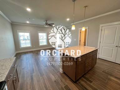 Main picture of 3000-3010 E Brookview Dr