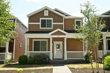 Main picture of 7521 Columbia Way NE