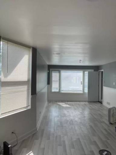 Main picture of 9211 S Clyde Ave
