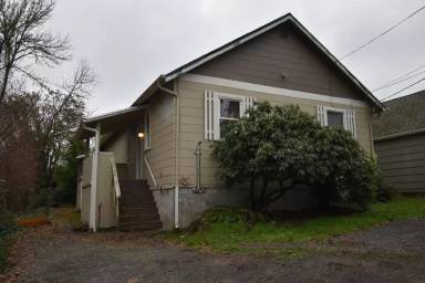 Main picture of 921 Oak Ter