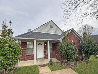 Main picture of 5684 Kayla Dr