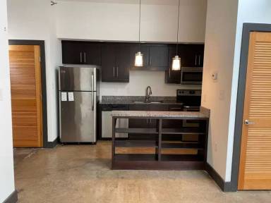 Main picture of 115 E Broad St