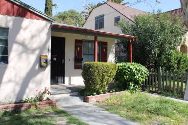 Main picture of 143 School St