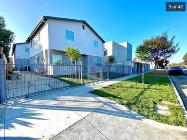 Main picture of 10611 S Broadway