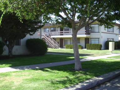 Main picture of 723-727-733-737 F St