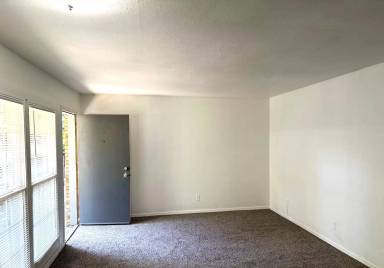 Main picture of 2092 Jefferson Ave