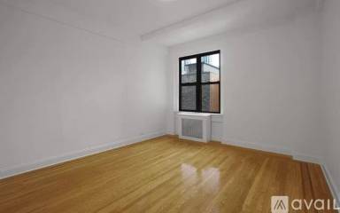 Main picture of 215 W 23rd St
