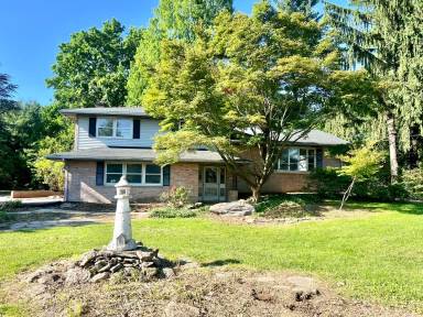 Main picture of 934 Village Rd