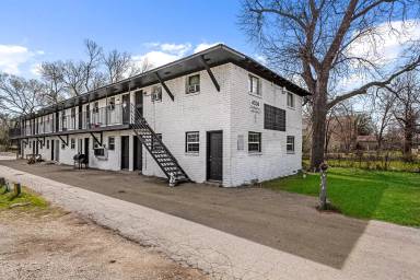 Main picture of 4524 Collins Ave