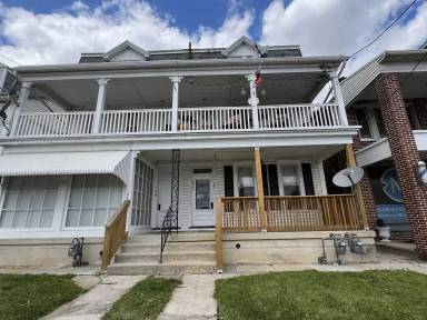 Main picture of 1819 W Market St