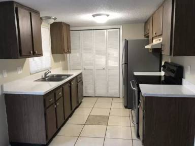 Main picture of 6906 Julia Ct