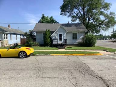 Main picture of 624 E Marion St