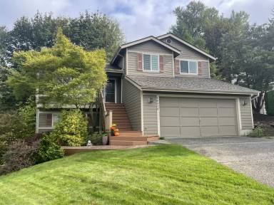 Main picture of 16320 3rd Ave NE