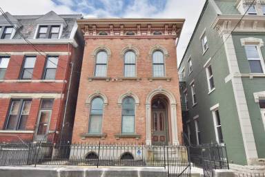 Main picture of 1023 Dayton St