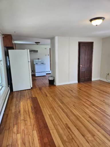Main picture of 42 Charlton St