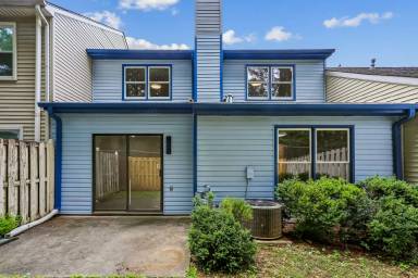 Main picture of 2280 Wellington Cir