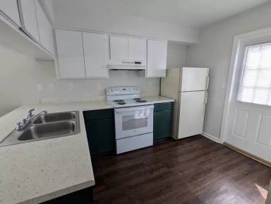 Main picture of 2350 Horne Ave