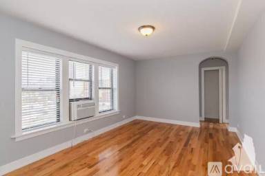 Main picture of 550 W Arlington Pl Apartments