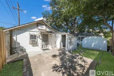 Main picture of 2602 S New Braunfels Ave