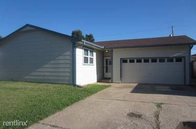 Main picture of 2708 W Maxwell Ave