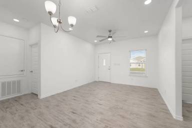 Main picture of 2903 Maria Dr