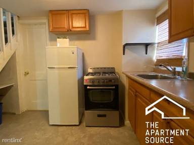 Main picture of 1501 W Fullerton Ave