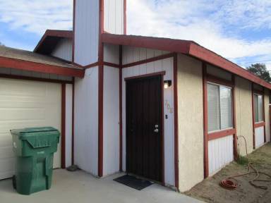 Main picture of 220 S Gold Canyon St