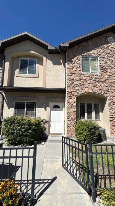 Main picture of 538 W 1595 N