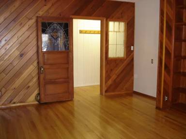 Main picture of 5245 W Montrose Ave