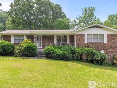 Main picture of 716 S Sanctuary Rd