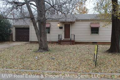 Main picture of 705 N Redbud Dr