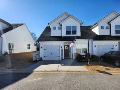 Main picture of 120 Aleppo Ln