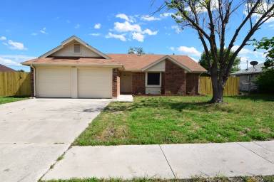 Main picture of 3204 Edgewood Dr