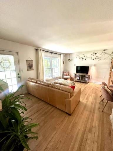 Main picture of 302 SE 8th St