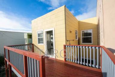 Main picture of 4929 California St