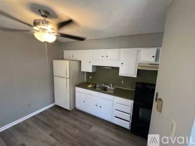 Main picture of 204 E 5th St