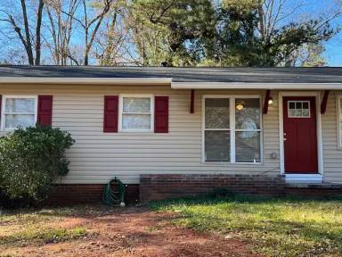 Main picture of 2025 Turner Rd SE