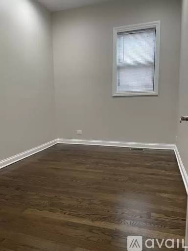 Main picture of 1756 W Montrose Ave