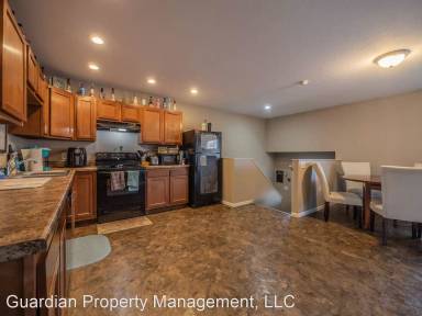 Main picture of 519 N Vine St