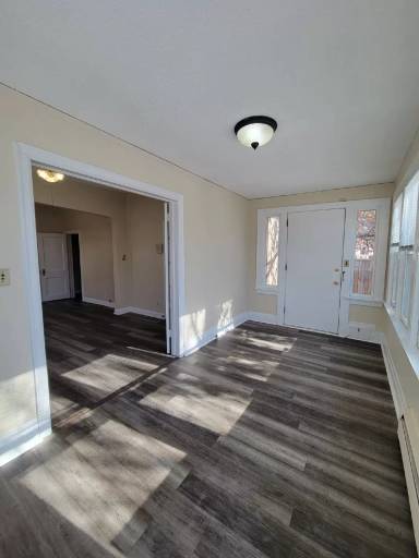 Main picture of 1129 6th St E