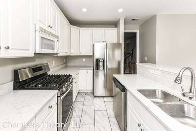 Main picture of 1617 Leeds Castle Dr