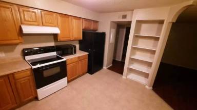 Main picture of 1138 E 2nd St