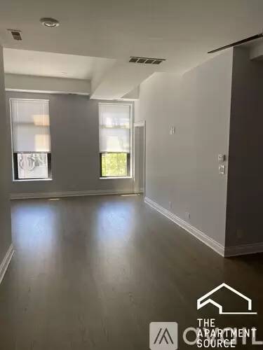 Main picture of 1131 W Madison St